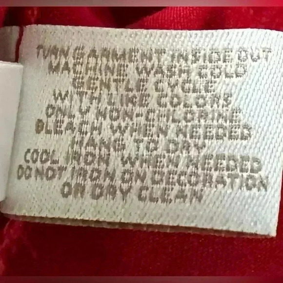 Chico’s Red SleevelessTop with Faux Leather Accents Size 1 - Picture 7 of 7